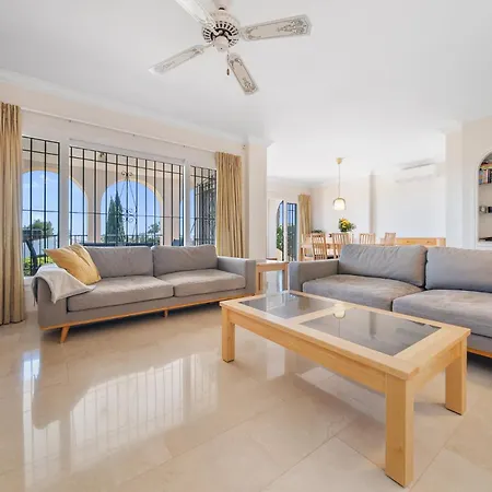 Villa Wonderful Family With Sea View, El Rosario *
